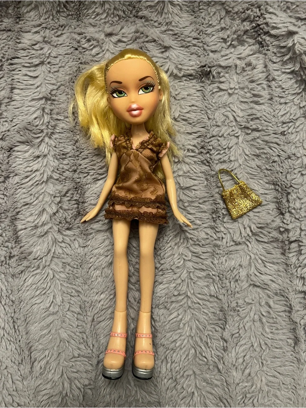 2001 Bratz Chloe in First Date Fashion Pack